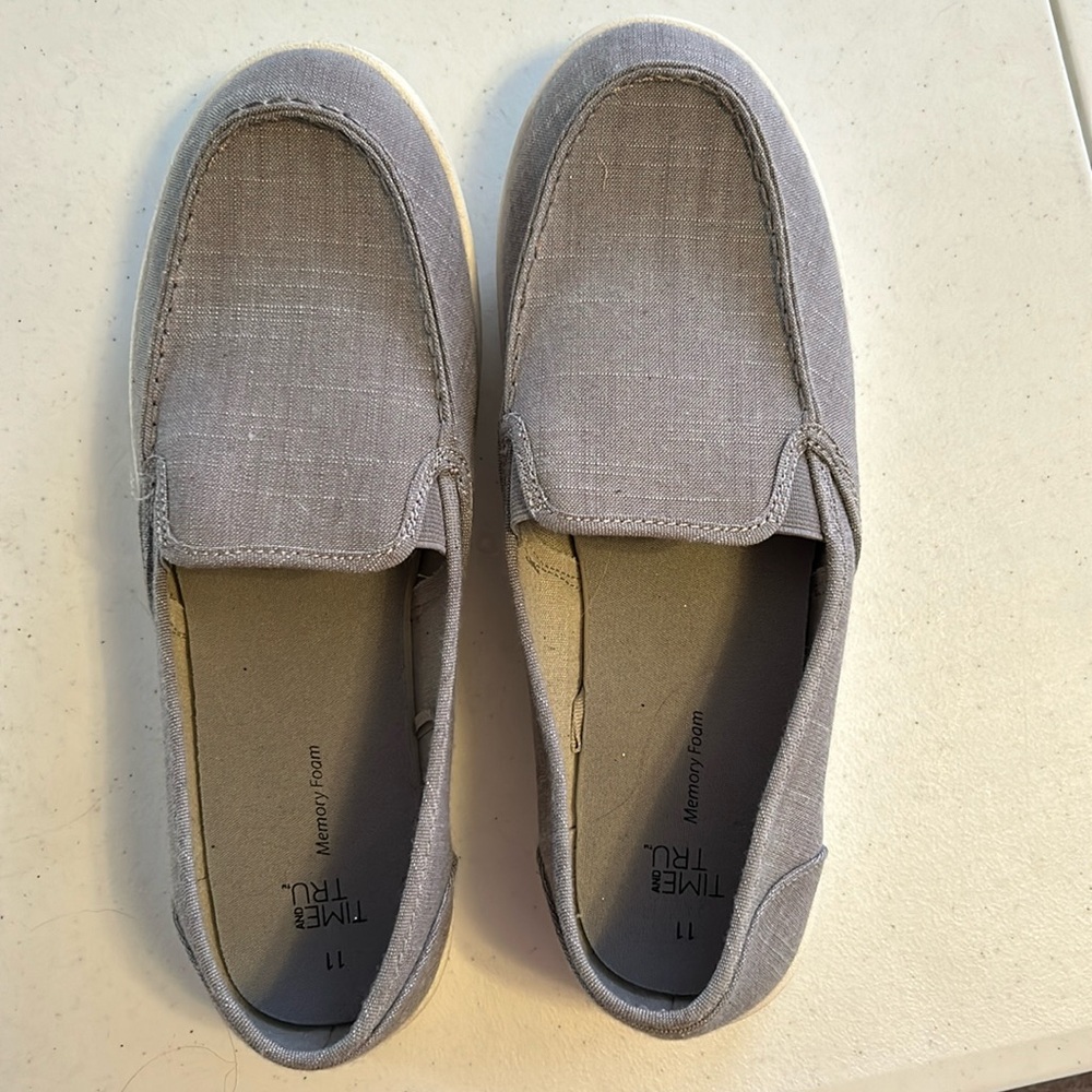 Time and tru flat shoes. Women’s size 11